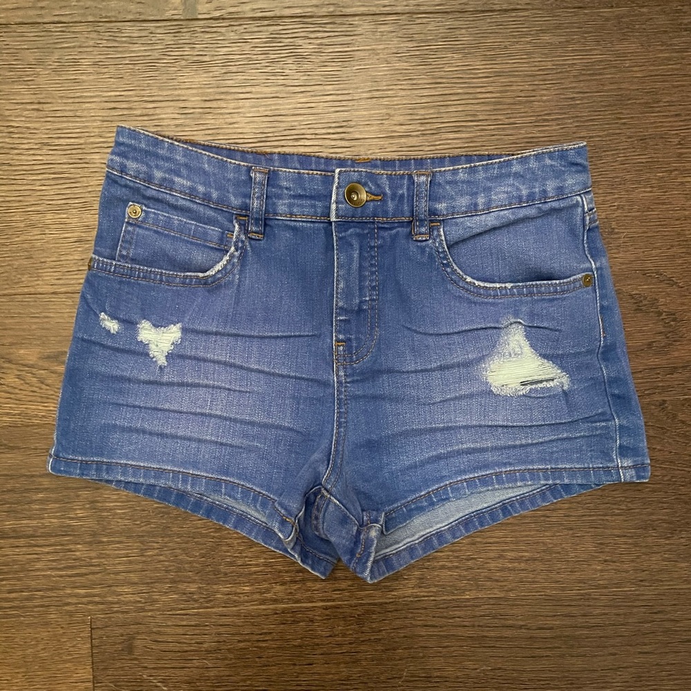 Billabong distressed look jean shorts size 27